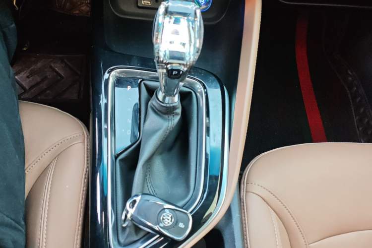 Used Buick GL6 2021 323T Mild Hybrid Connect Prestige Model
