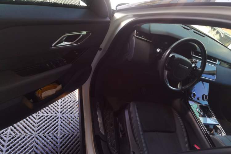 Used Land Rover Range Velar 2019 250 PS