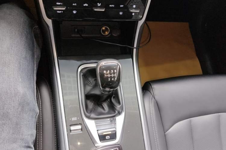 Used CHANGAN CS75 2019 280T Manual Million Edition China VI Gear Lever