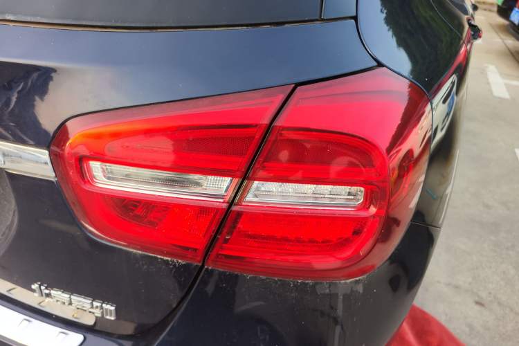 Used Mercedes-Benz GLA 2015 GLA 200 Fashion Model Right Rear Taillight
