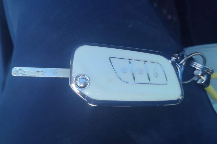 Used BAIC Senova X25 2015 1.5L manual Comfort trim level