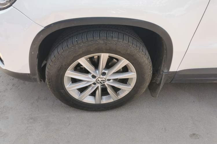 Used Volkswagen Tiguan 2015 1.8TSI Automatic Two-Wheel Drive Comfort Edition Left Front Wheel Hub