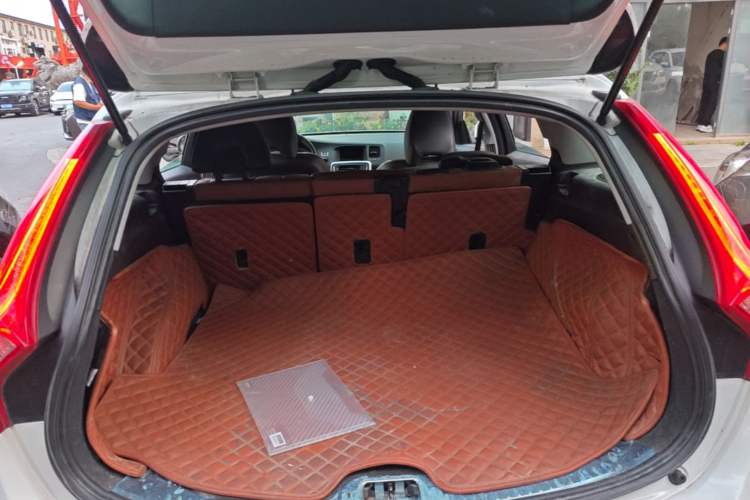 Used Volvo V60 2016 T5 Zhiya Edition
