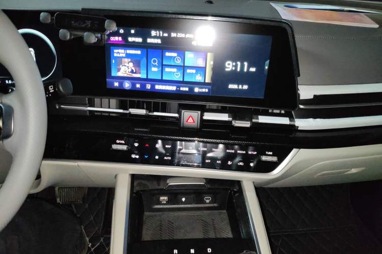 Used Kia Sportage (Chinese Domestic Model) 2023 1.5T Two-Wheel Drive Prestige Edition Audio And AC Panel