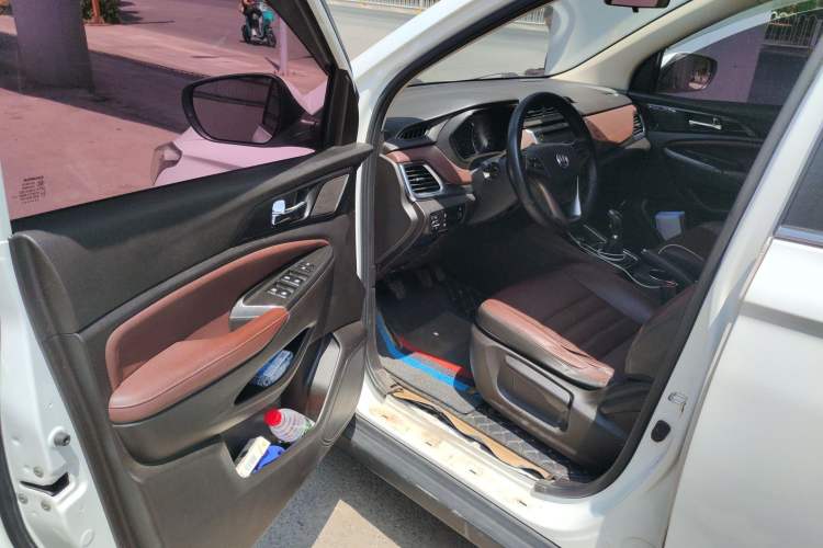 Used CHANGAN Lingxuan 2017 1.5T Manual Joyful & Happy Model Driver Seat