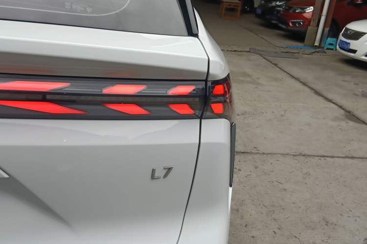 Used Geely Galaxy L7 2024 1.5T 115 km PLUS Dragon Edition