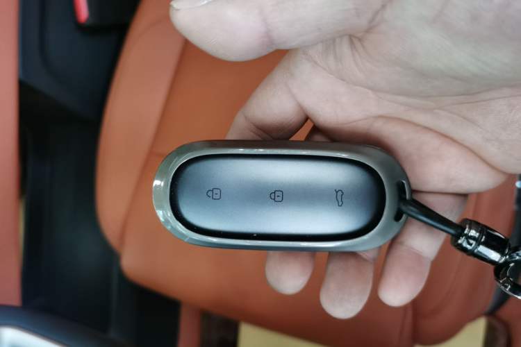 Used Li Auto L8 2024 Pro Model
