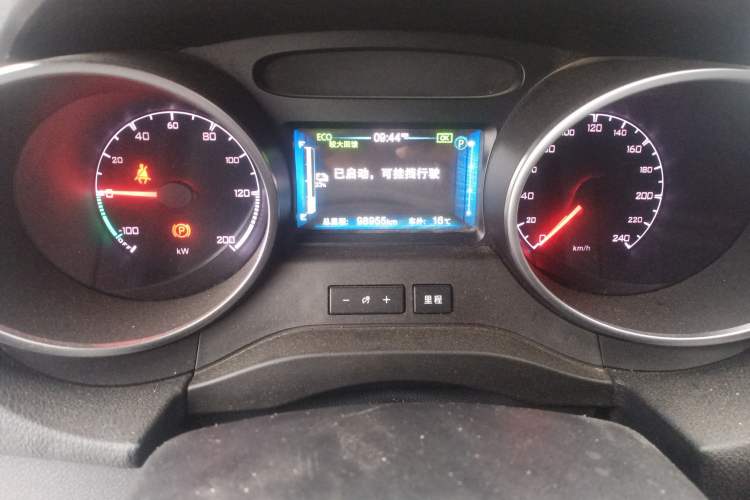 Used BYD Yuan New Energy 2018 EV360 Smart Connect Cool Edition Odometer Close Up