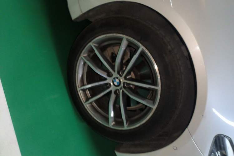 Used BMW 5 Series 2018 525Li M Sport Package Right Front Wheel Hub