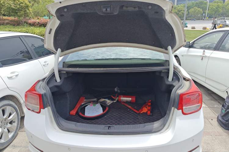 Used Chevrolet Malibu 2014 1.6T Automatic Comfort Edition Trunk