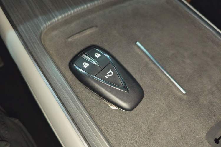 Used CHANGAN CS55PLUS PHEV 2025 Smart New Blue Whale 125km Battleship Edition Vehicle Key