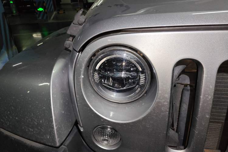 Used Jeep Wrangler 2014 3.0L Sahara Four-Door Edition