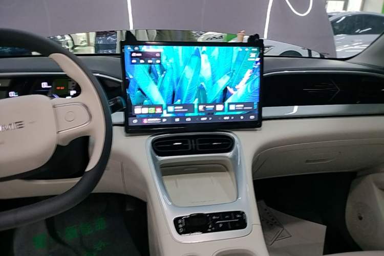 Used Geely Galaxy Geome 2025 UP 410km Exploration Edition Audio And AC Panel