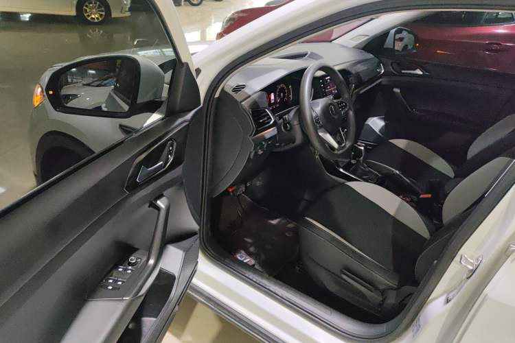 Used Volkswagen Tacqua 2020 1.5L Automatic Yue
