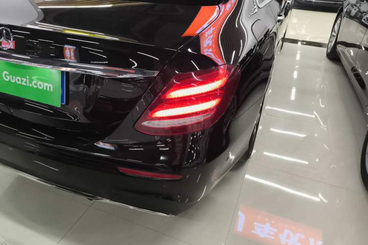 Used Mercedes-Benz E-Class 2019 Restyled E 300 L Sport Luxury Edition Right Rear Taillight