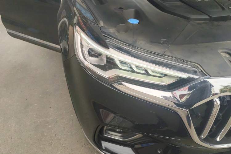 Used Hongqi HS5 2022 Revised Version 2.0T Smart Connect Flagship Edition
