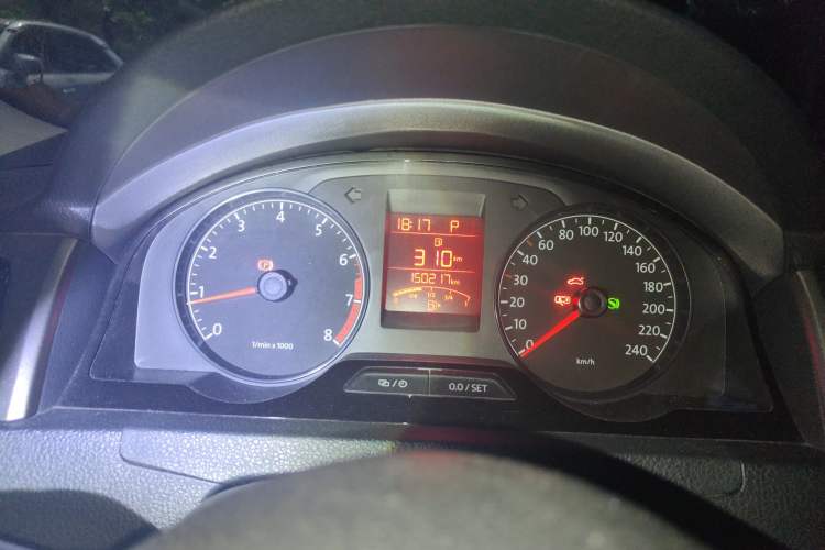 Used Volkswagen Santana 2013 1.6L Automatic Comfort Edition Instrument Cluster