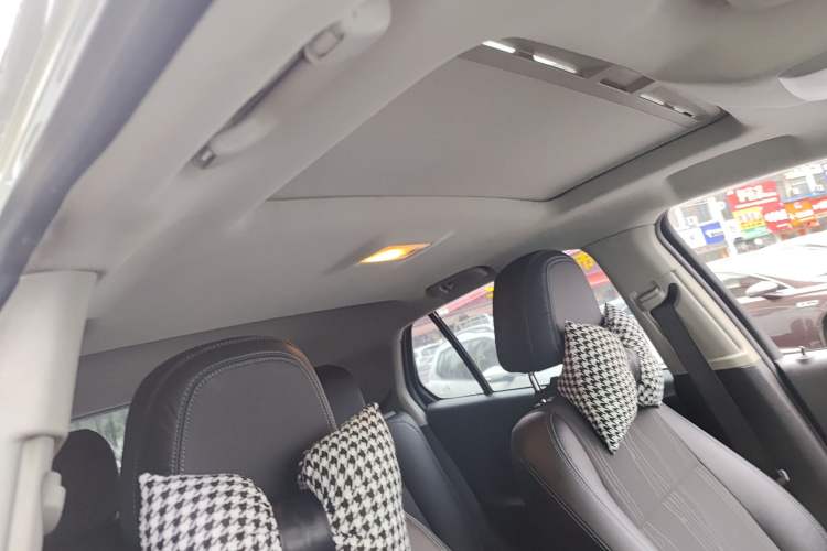 Used Chevrolet Trax 2014 1.4T Automatic Two-Wheel Drive Luxury Model Headliner