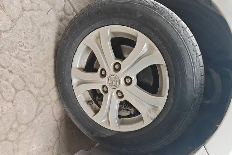 Used Mazda 3 2015 Sedan 1.6L Automatic Elite Model Right Front Wheel Hub