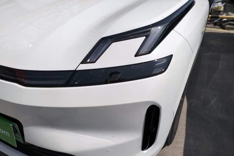 Used Lynk & Co 08 EM-P 2025 120km Long-Range Pro