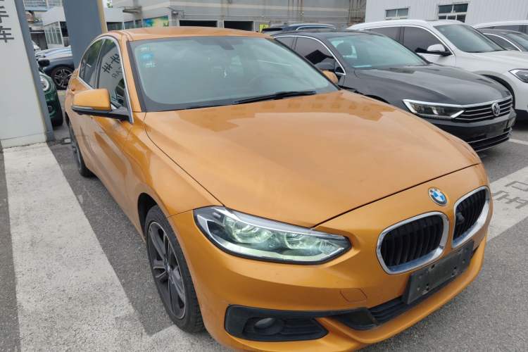 Used BMW 1 Series 2019 118i Fashion Model Front Right 45 Deg