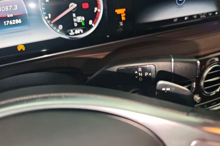 Used Mercedes-Benz S-Class 2014 S 320 L Business Model
