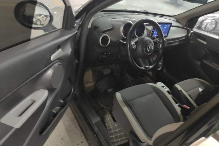 Used ORA Black Cat 2021 301 km Basic Version
