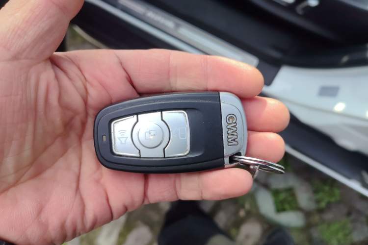 Used Haval H6 2015 Revised Version Sport Edition 1.5T Manual Transmission Two-Wheel Drive Elite Grade
