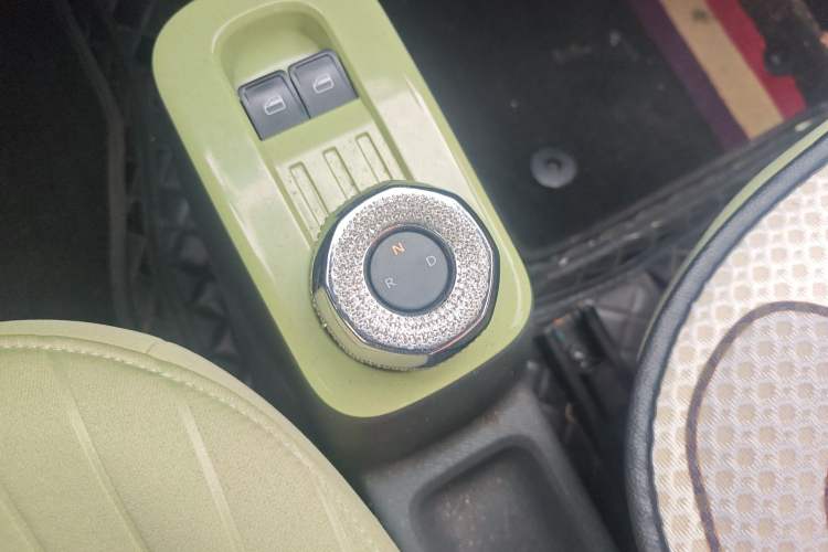 Used Geely Galaxy Panda 2023 Panda Mini 200km Endurance Bear
