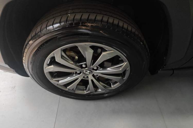 Used Toyota RAV4 2023 2.0L CVT Two-Wheel Drive Fashion Plus Edition Left Front Wheel Hub