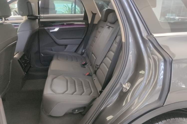 Used Volkswagen Touareg 2020 2.0 TSI RuiShang Edition China VI Standard
