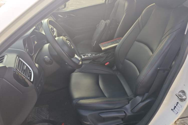 Used Mazda Mazda 3 Axela 2014 Sedan 1.5L Automatic Luxury Model