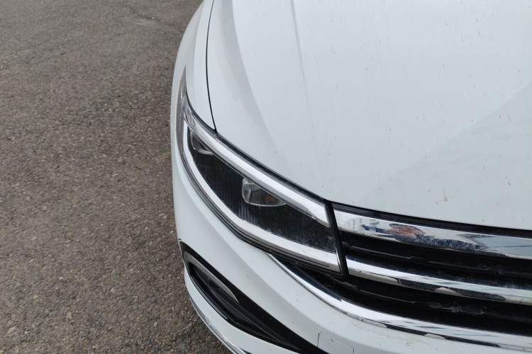 Used Volkswagen Bora 2023 200TSI DSG YueXing PRO Edition Right Front Headlight