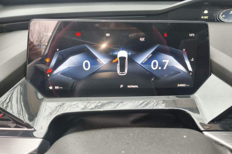 Used CHANGAN OSHAN Z6 2023 Blue Whale 2.0T Automatic Zhiyuan Model
