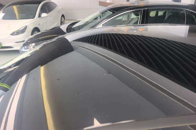 Used Hongqi E-QM5 2022 431 km Charge & Enjoy Edition