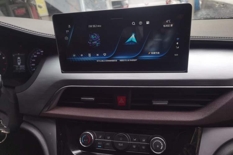 Used JAC Refine M3 2022 1.5T 7-Seater Standard Edition
