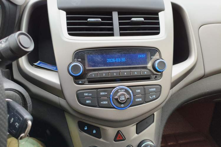 Used Chevrolet Aveo Sonic 2014 Sedan 1.4SL MT Comfort Edition
