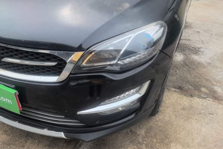 Used Zotye Domy X5 2017 Upgraded Model 1.5T Manual Luxury Edition Left Front Headlight