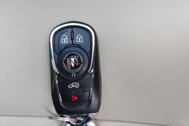 Used Buick GL8 2021 Land Cruiser Executive Class 652T Luxury Model Vehicle Key