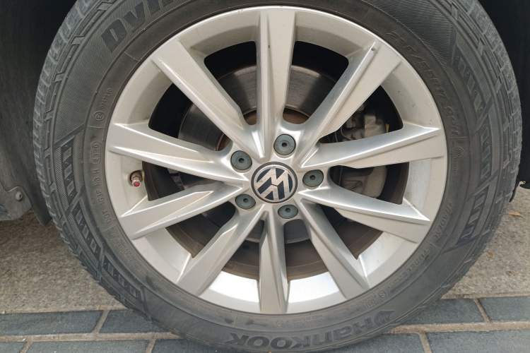 Used Volkswagen Tiguan L 2016 280TSI Automatic Two-Wheel-Drive Silk Road Style Edition
