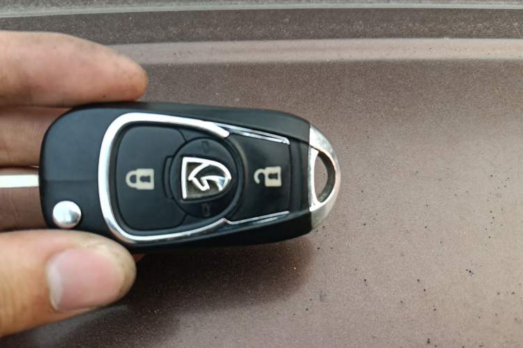 Used Baojun 730 2014 1.5L manual Comfort version 7 seats Vehicle Key