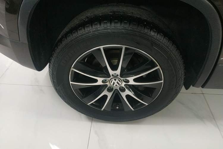 Used Volkswagen Tiguan L 2015 1.8TSI Automatic Two-Wheel Drive Luxury Model