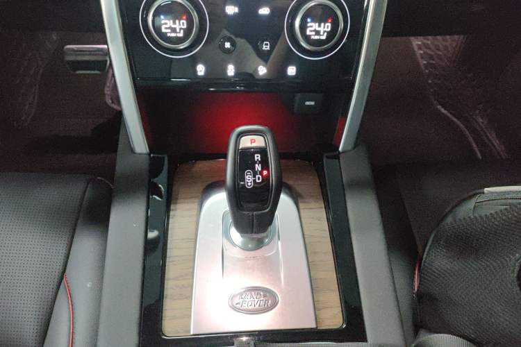 Used Land Rover Discovery Sport New Energy 2022 Facelifted P300e Plug-in Hybrid Electric Version