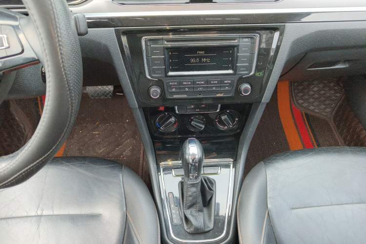 Used Volkswagen Bora 2018 1.5L Automatic Comfort Model Gear Lever