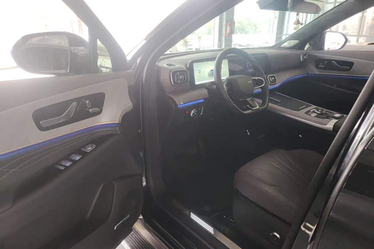 Used Chery Tiggo 9 2025 2.0T Dual-Clutch Two-Wheel Drive Luxury Edition 5 Seats