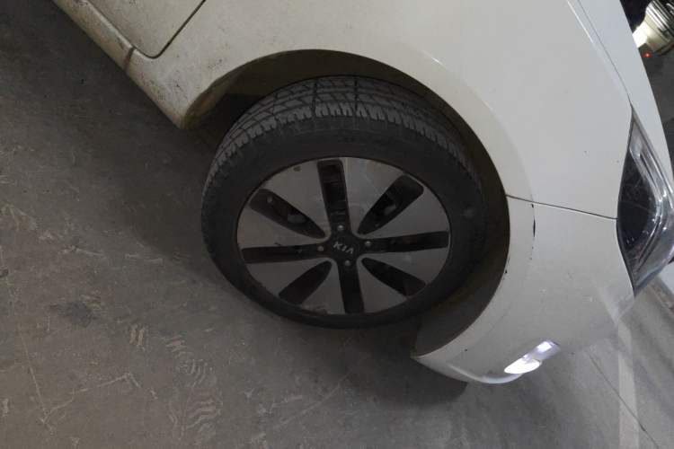 Used Kia K2 2012 Hatchback 1.6L AT Premium