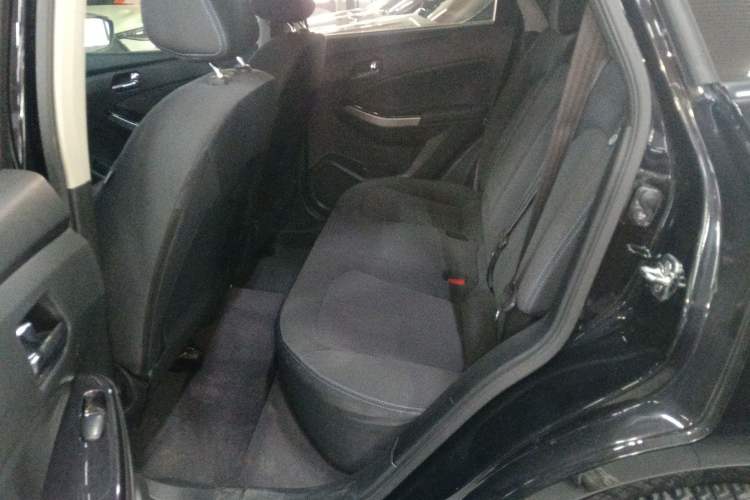 Used Venucia T70 2016 2.0L CVT Smart Choice Edition
