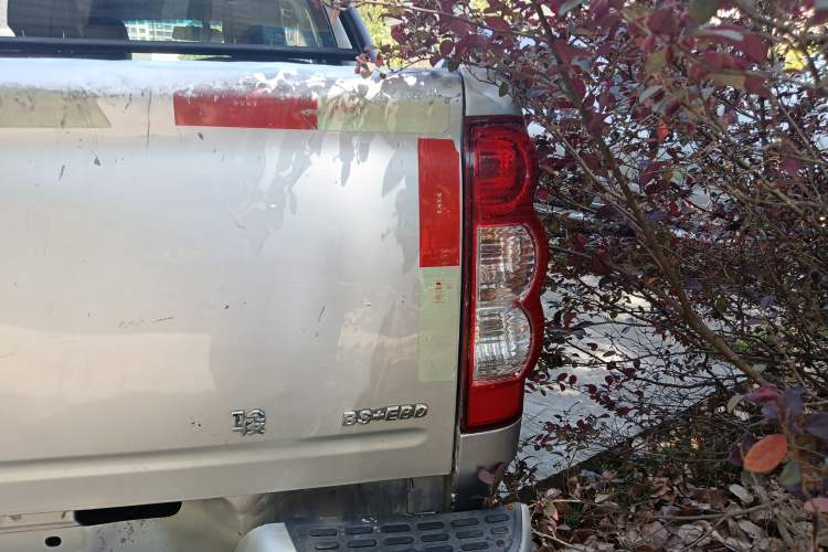 Used Great Wall Wingle 5 2017 2.4L European Version Gasoline Two-Wheel Drive Entry-Level Big Double Cab 4G69S4N Right Rear Taillight