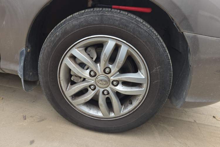 Used Hyundai Celesta 2011 1.6L Automatic Luxury Version Right Front Wheel Hub