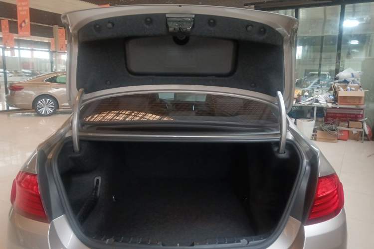 Used BMW 5 Series 2014 525Li Luxury Design Package